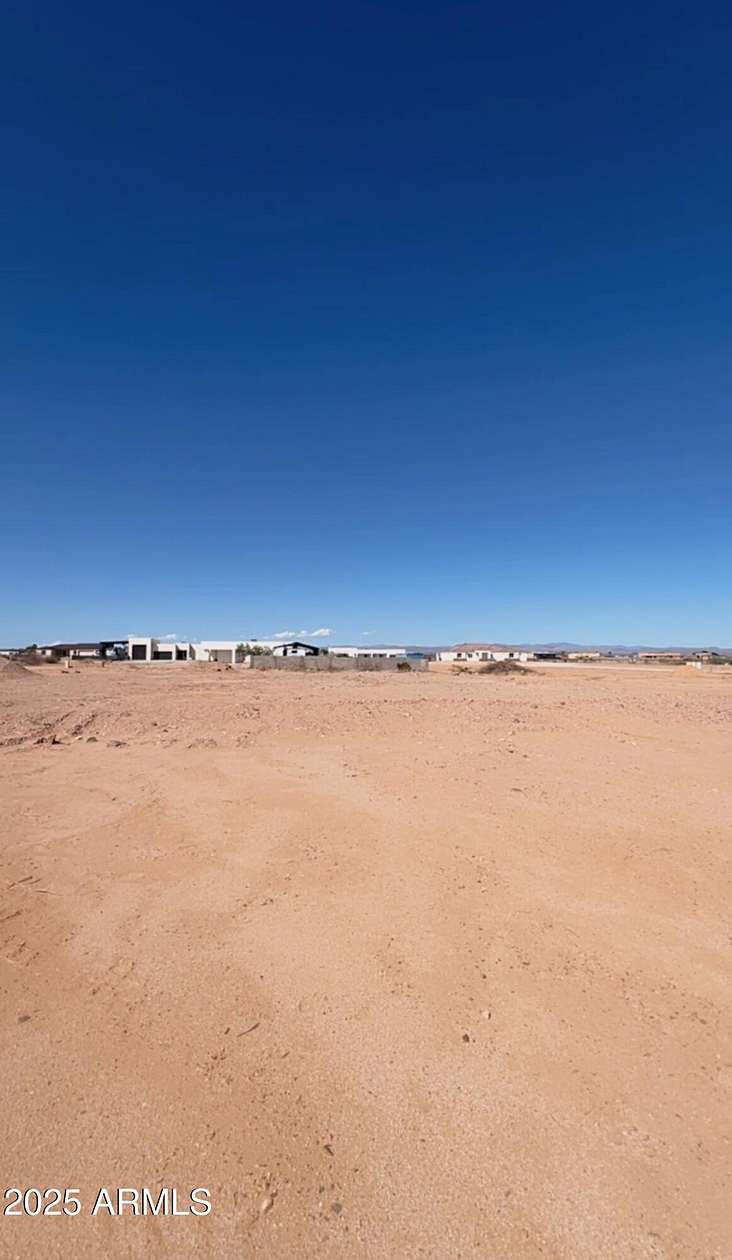 1 Acre of Residential Land for Sale in Wittmann, Arizona