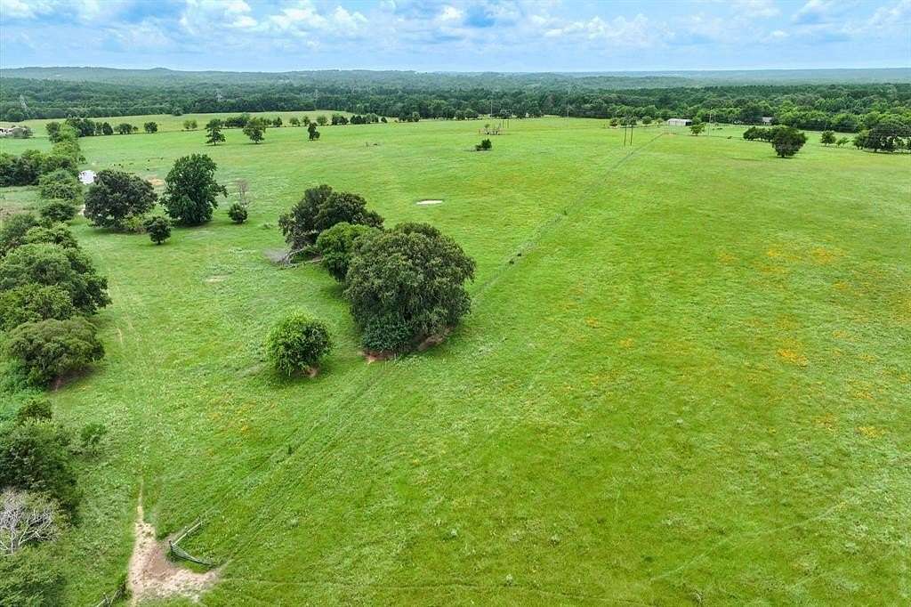 10 Acres of Residential Land for Sale in Jacksonville, Texas