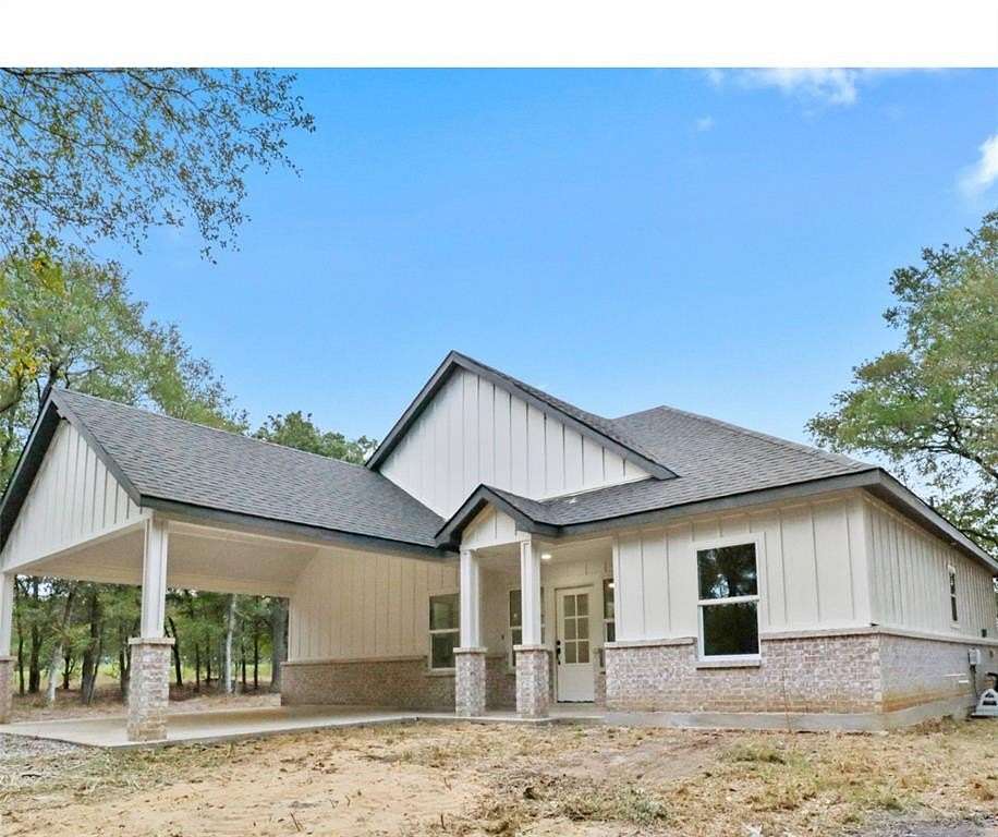 3 Acres of Residential Land with Home for Sale in Purdon, Texas