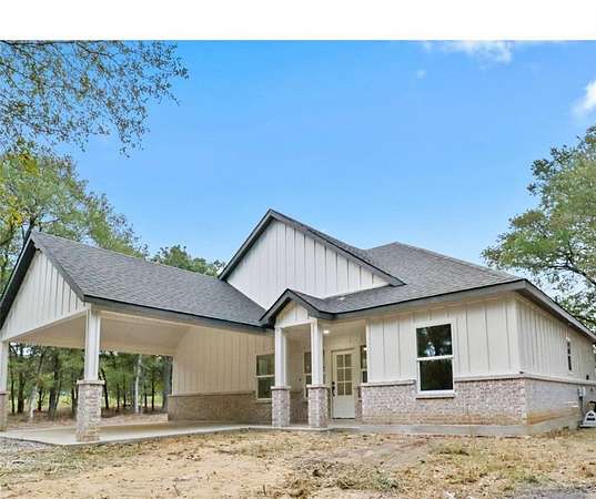 3 Acres of Residential Land with Home for Sale in Purdon, Texas