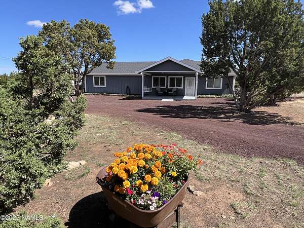 2.5 Acres of Residential Land with Home for Sale in Flagstaff, Arizona