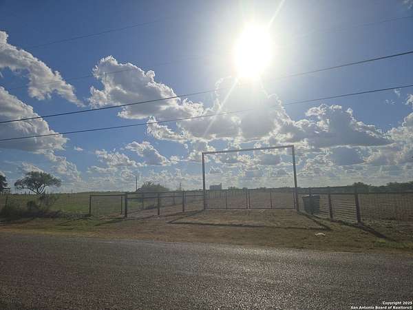5 Acres of Land for Sale in Elmendorf, Texas