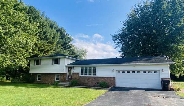 1.5 Acres of Residential Land with Home for Sale in Hebron, Indiana