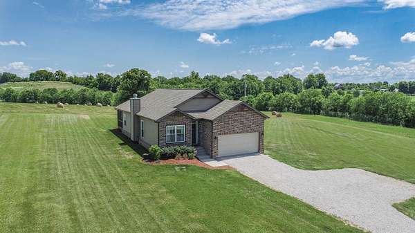 12.3 Acres of Land with Home for Sale in Paris, Kentucky