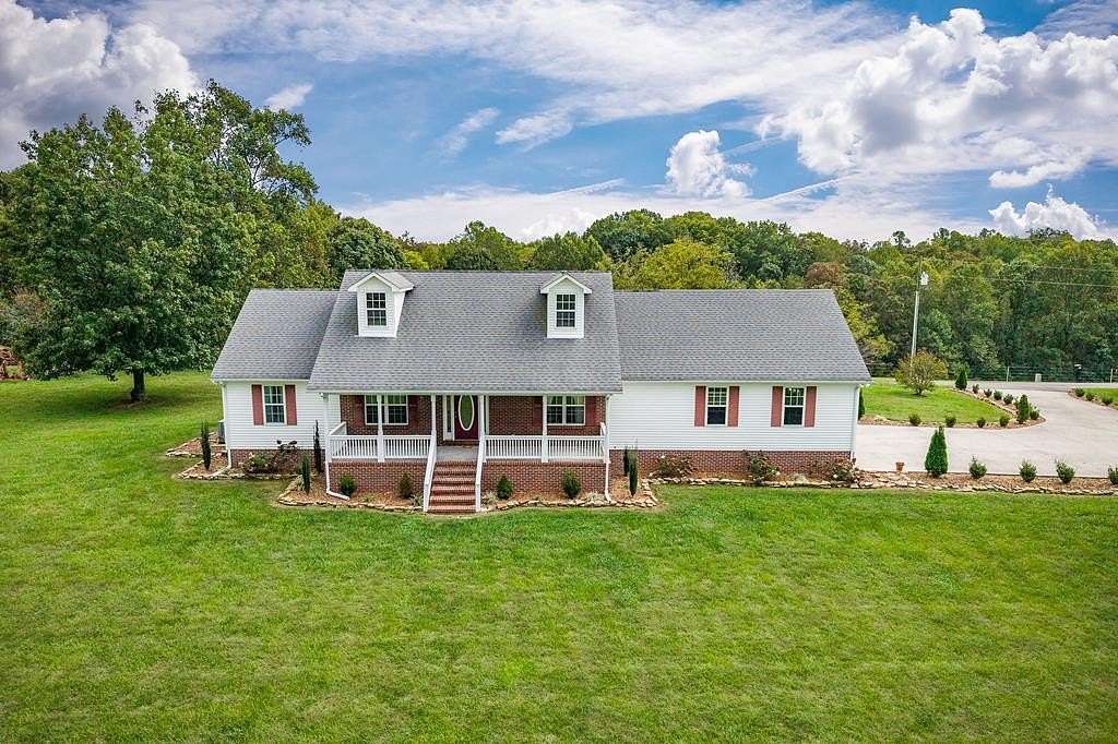 13 Acres of Land with Home for Sale in Silver Point, Tennessee