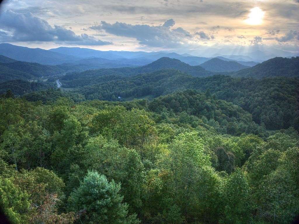 5 Acres of Land for Sale in Robbinsville, North Carolina
