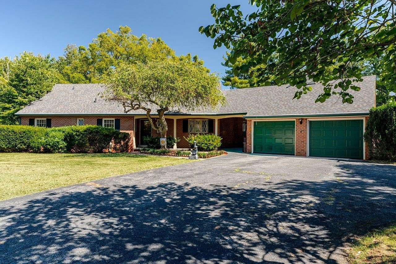 2.36 Acres of Residential Land with Home for Sale in Broadway, Virginia