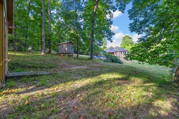 4 Acres of Residential Land with Home for Sale in Dover, Tennessee