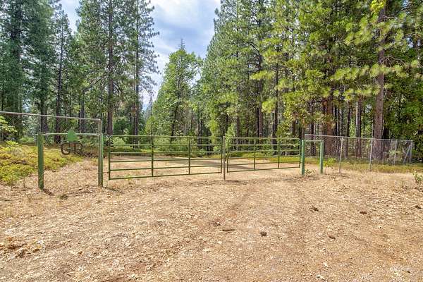 158 Acres of Recreational Land for Sale in Somerset, California