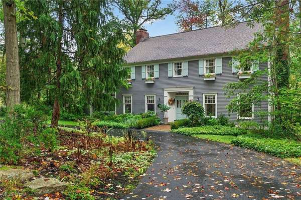 3.32 Acres of Residential Land with Home for Sale in Moreland Hills, Ohio