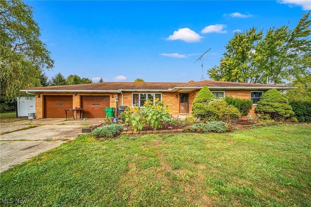 5 Acres of Residential Land with Home for Sale in Huntsburg, Ohio