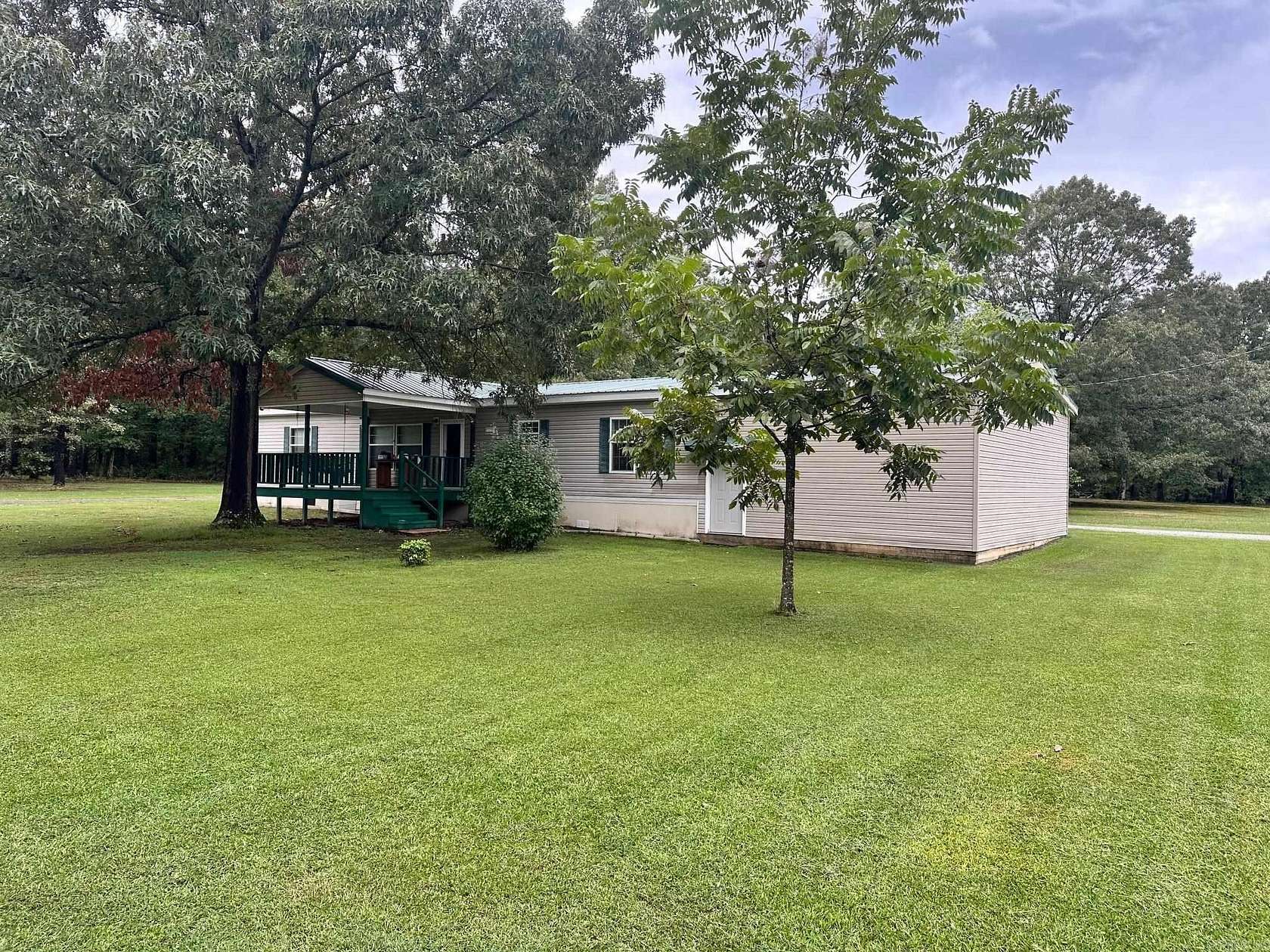 2.66 Acres of Residential Land with Home for Sale in Redfield, Arkansas