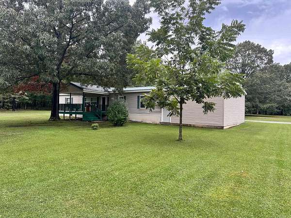 2.66 Acres of Residential Land with Home for Sale in Redfield, Arkansas