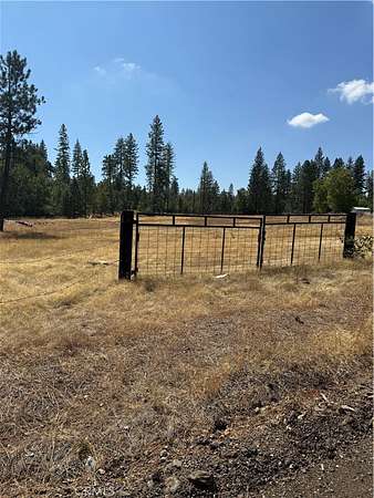 5.57 Acres of Land for Sale in Coulterville, California