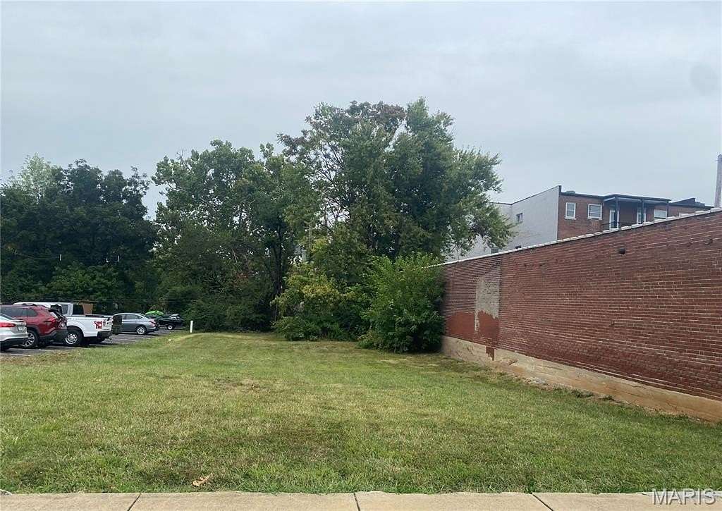 0.18 Acres of Mixed-Use Land for Sale in Richmond Heights, Missouri