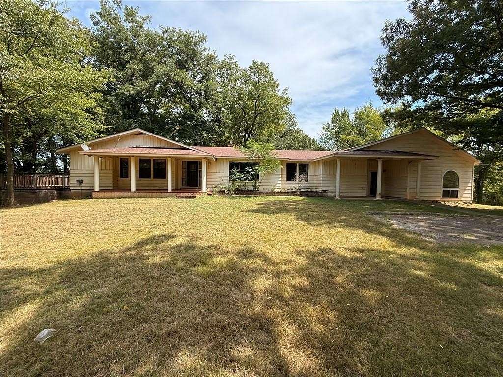 19.5 Acres of Land with Home for Sale in Lincoln, Arkansas