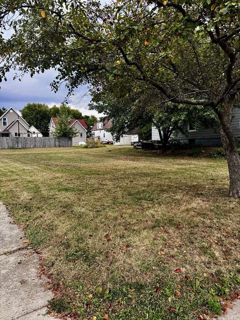 0.13 Acres of Residential Land for Sale in Bloomington, Illinois