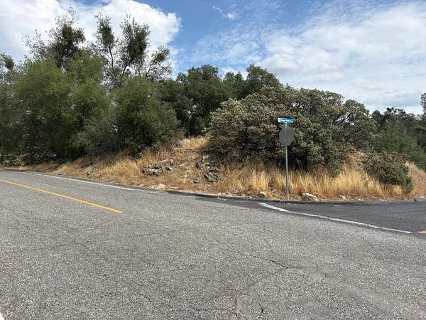 1.25 Acres of Residential Land for Sale in Coarsegold, California
