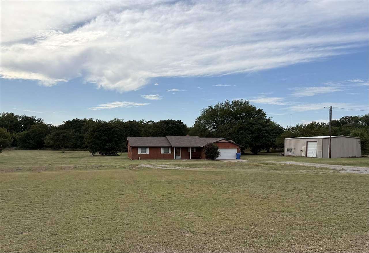 4.27 Acres of Residential Land with Home for Sale in Cache, Oklahoma