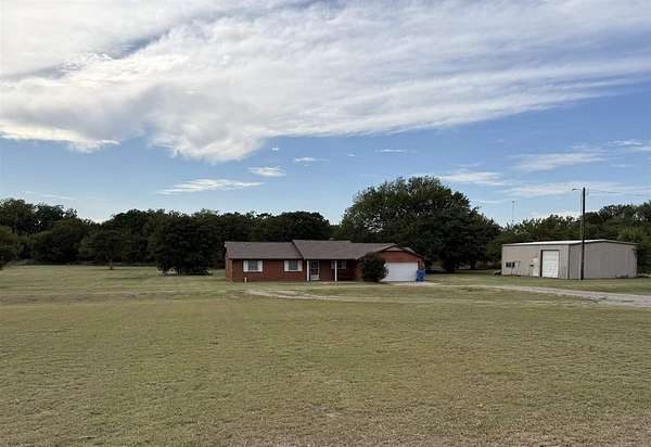 4.27 Acres of Residential Land with Home for Sale in Cache, Oklahoma