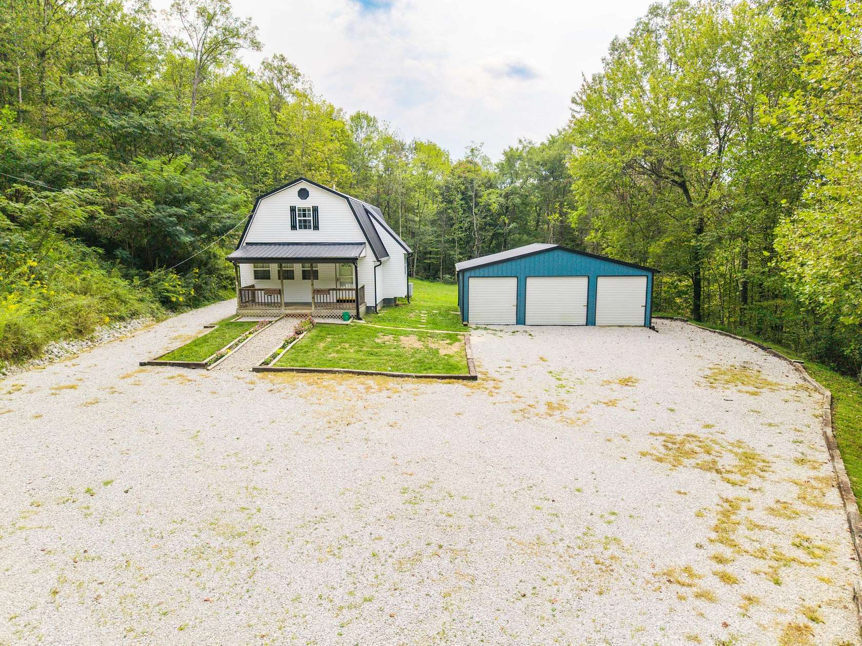 3.85 Acres of Residential Land with Home for Sale in Monticello, Kentucky