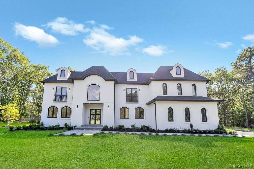 2.5 Acres of Residential Land with Home for Sale in Dix Hills, New York