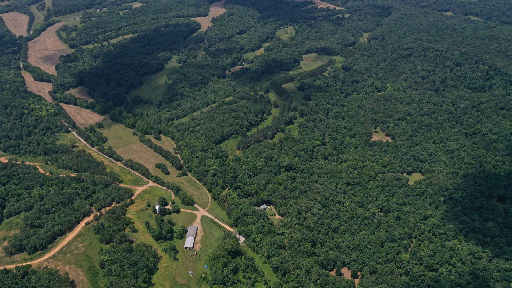 345 Acres of Land for Sale in Vanleer, Tennessee