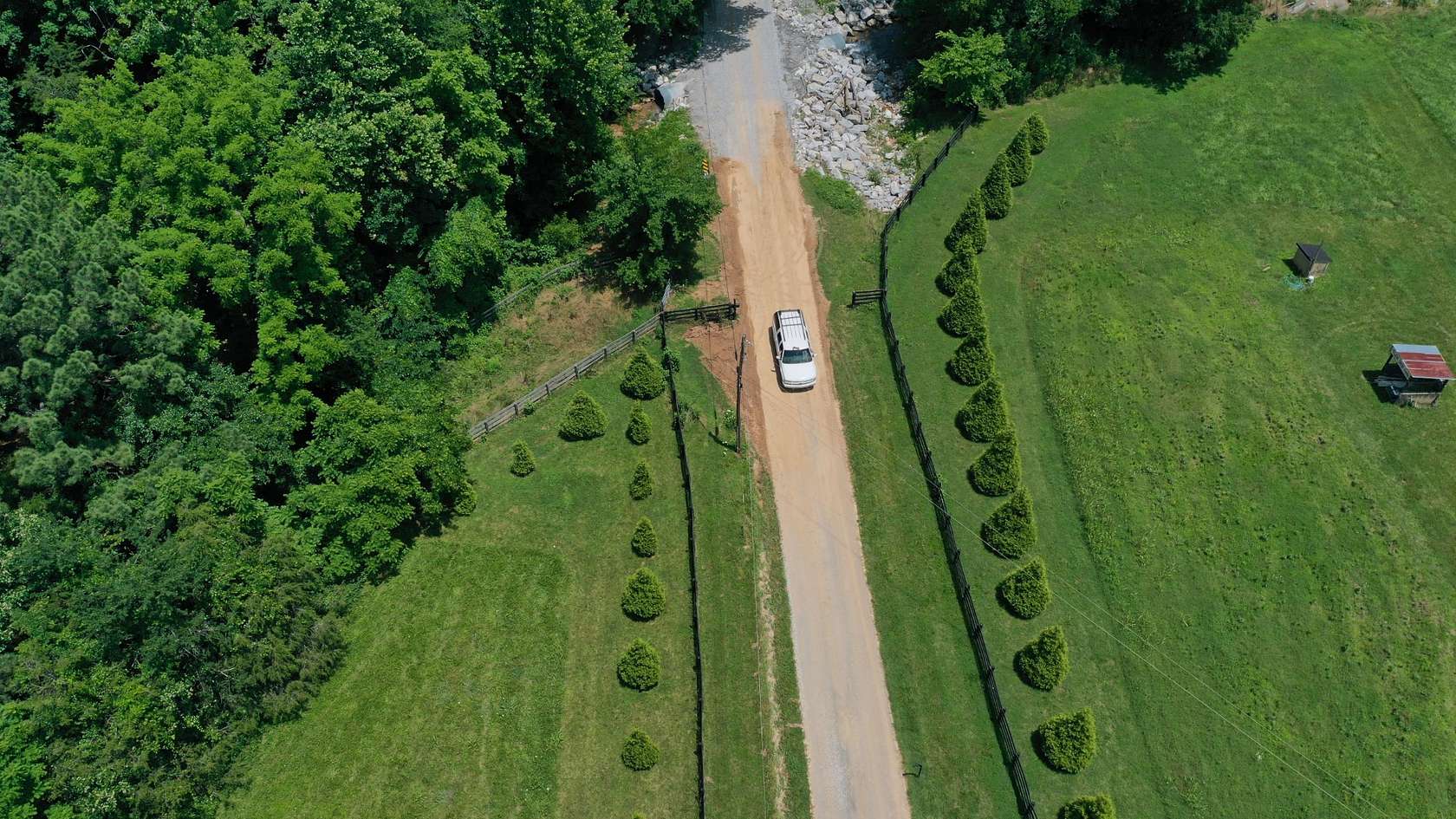 345 Acres of Land for Sale in Vanleer, Tennessee