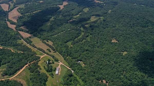345 Acres of Land for Sale in Vanleer, Tennessee