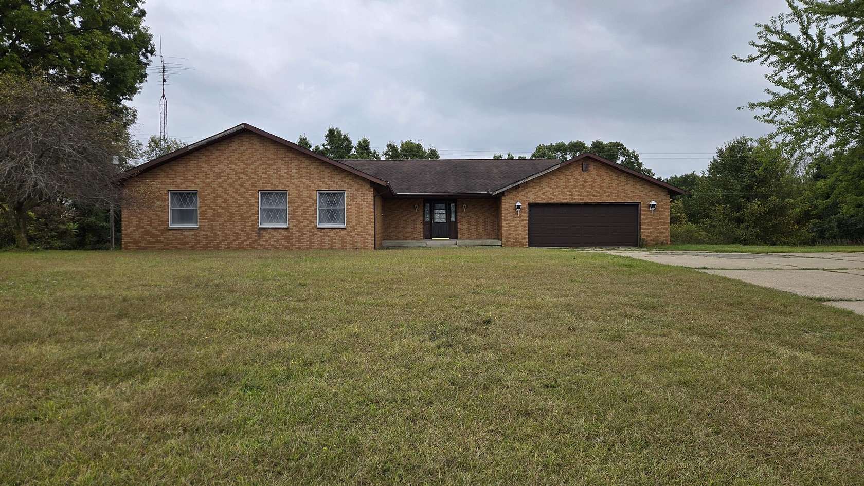 18 Acres of Recreational Land with Home for Sale in Battle Creek, Michigan