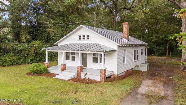 1.6 Acres of Residential Land with Home for Sale in Grantsboro, North Carolina