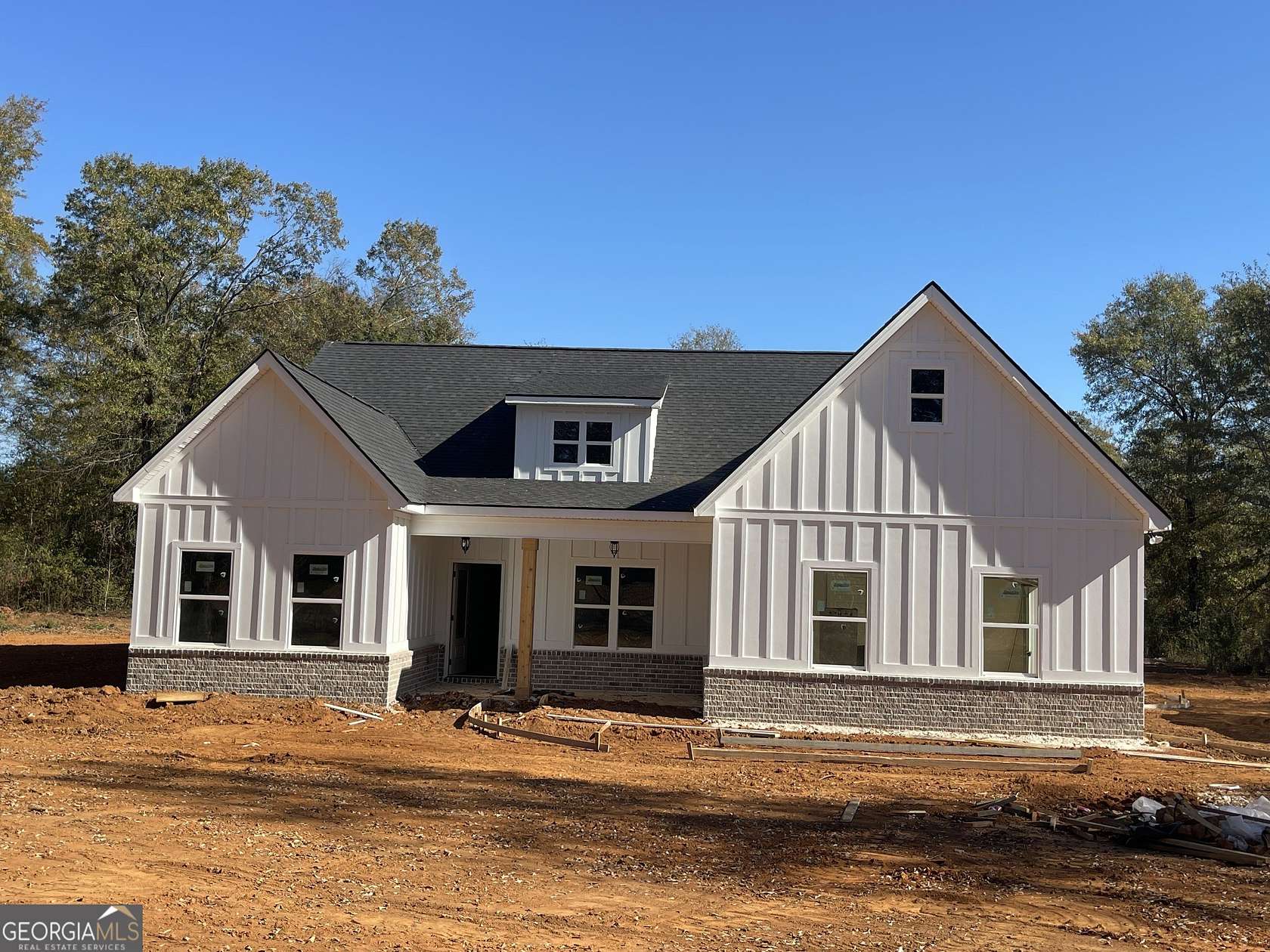 5 Acres of Residential Land with Home for Sale in Thomaston, Georgia