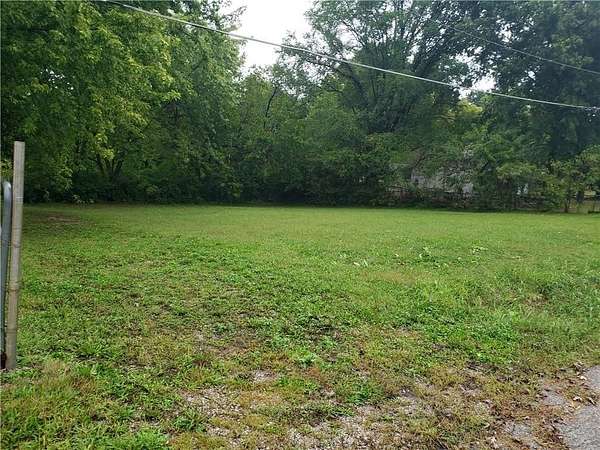 0.9 Acres of Residential Land for Sale in Independence, Missouri