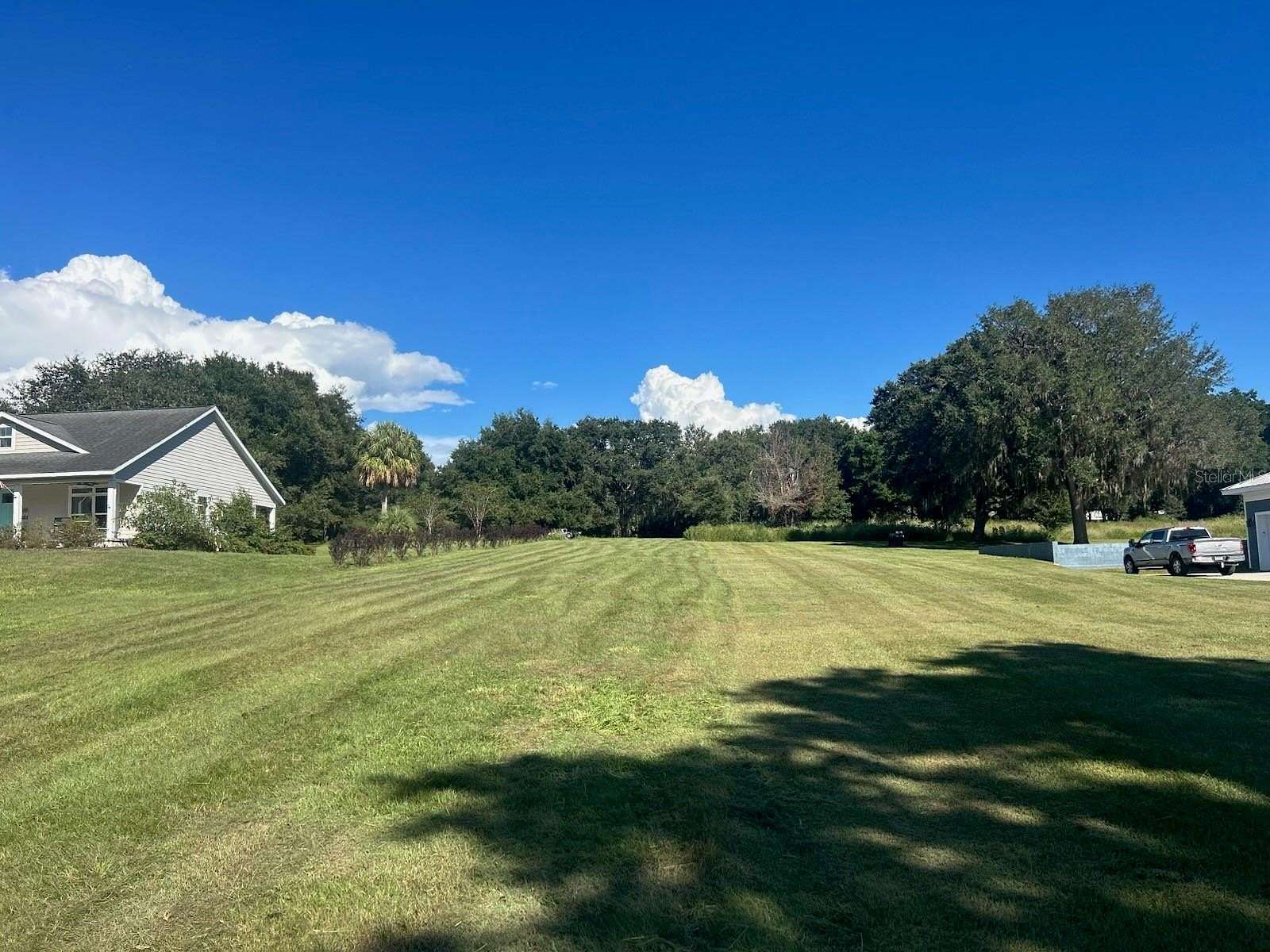 2 Acres of Residential Land for Sale in Weirsdale, Florida