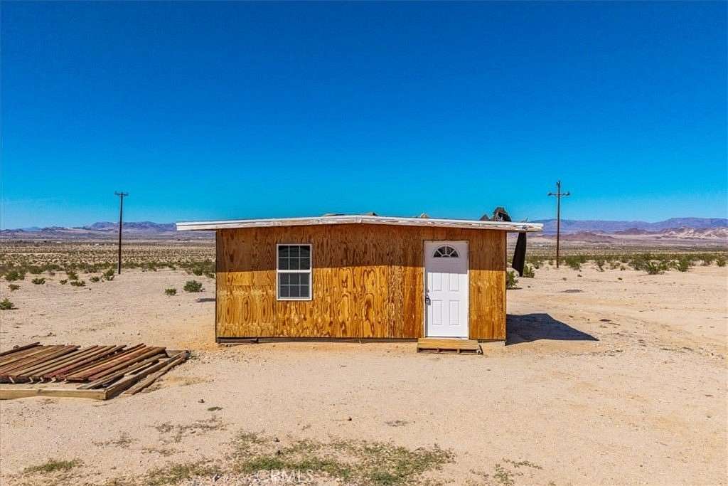5 Acres of Improved Residential Land for Sale in Twentynine Palms, California