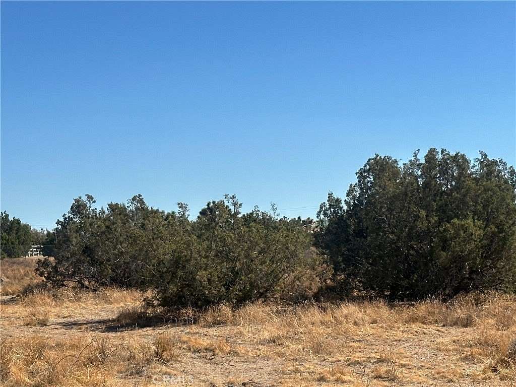 2.64 Acres of Residential Land for Sale in Oak Hills, California