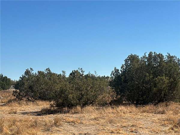 2.64 Acres of Land for Sale in Oak Hills, California