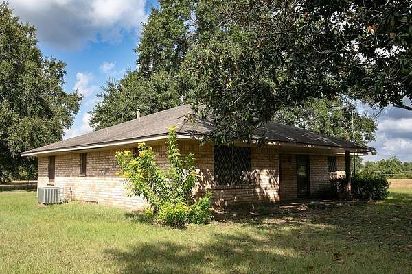 1 Acre of Improved Mixed-Use Land for Sale in Tomball, Texas