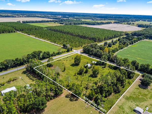 5 Acres of Land for Sale in Bell, Florida