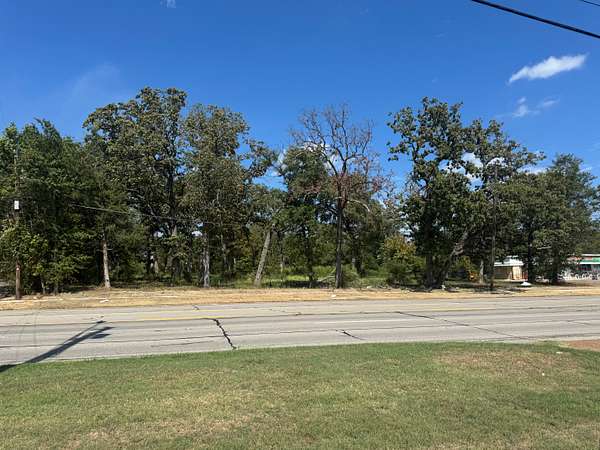 3 Acres of Commercial Land for Sale in Paris, Texas