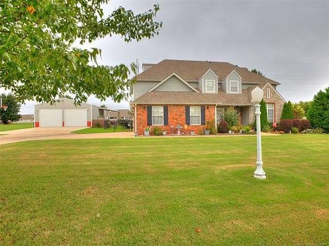 2 Acres of Residential Land with Home for Sale in Owasso, Oklahoma