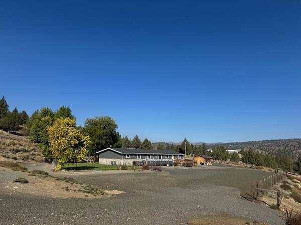4.33 Acres of Residential Land with Home for Sale in John Day, Oregon