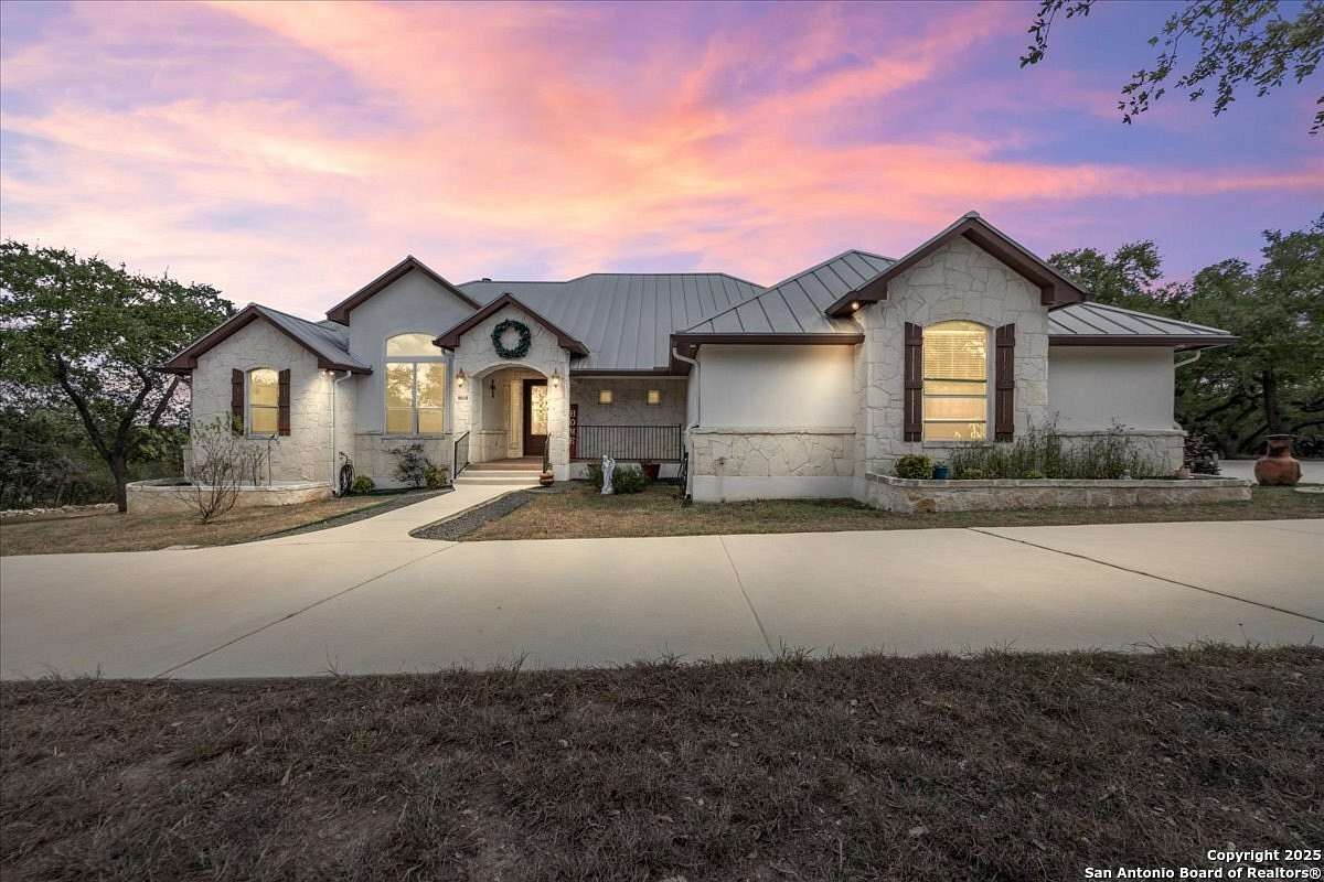 1.54 Acres of Residential Land with Home for Sale in Garden Ridge, Texas