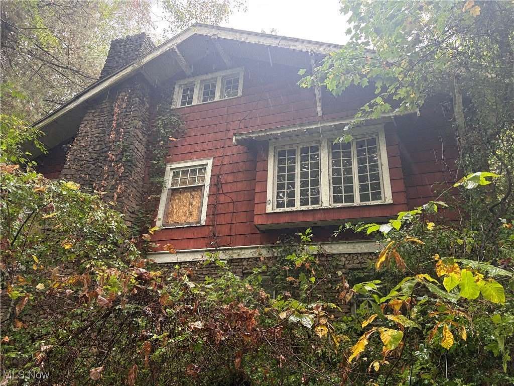 2.49 Acres of Residential Land with Home for Sale in Akron, Ohio