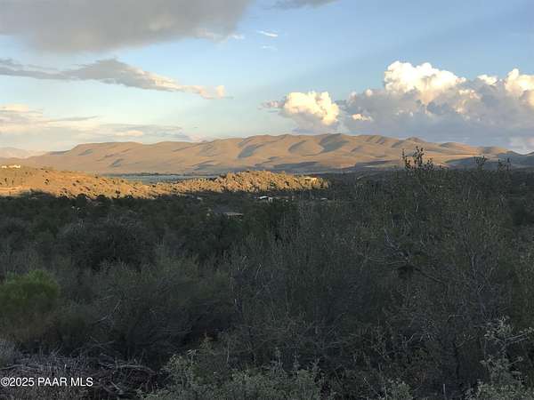 6 Acres of Land for Sale in Peeples Valley, Arizona