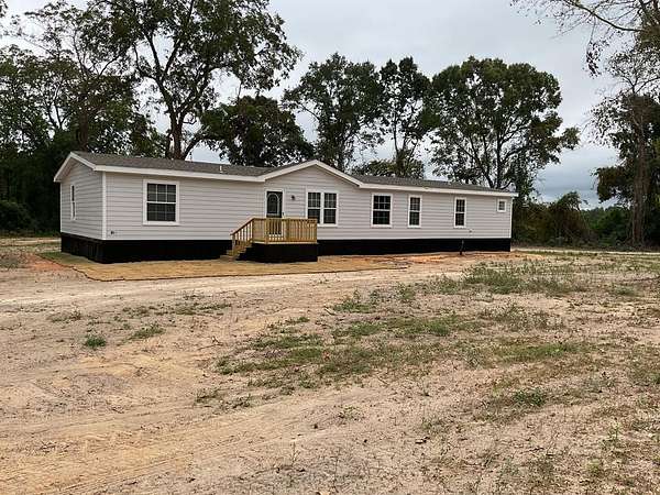 1.65 Acres of Residential Land with Home for Sale in Honoraville, Alabama