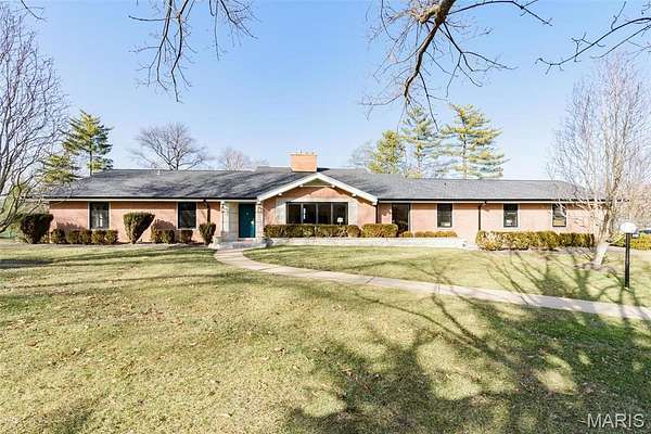 1.73 Acres of Residential Land with Home for Lease in Ladue, Missouri