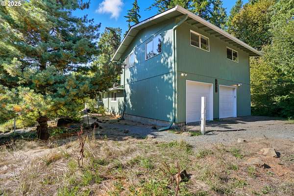 3.88 Acres of Residential Land with Home for Sale in Oregon City, Oregon