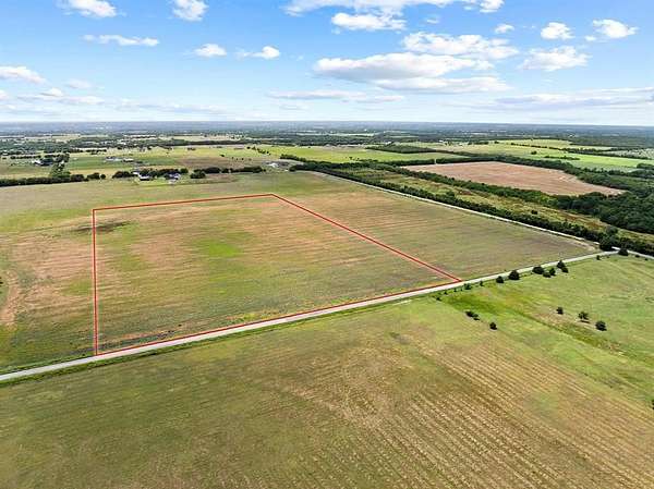 26.1 Acres of Agricultural Land for Sale in Van Alstyne, Texas