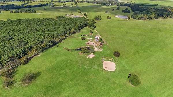 8 Acres of Land for Sale in Mount Pleasant, Texas